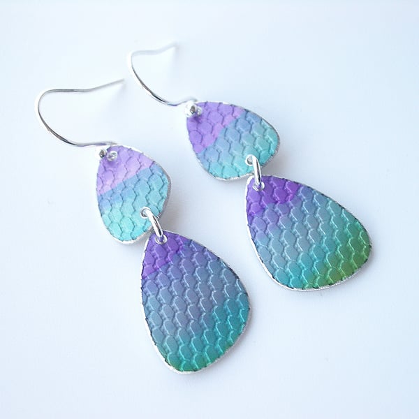 Pebble shaped mid century style drop earrings in purple, blue and green