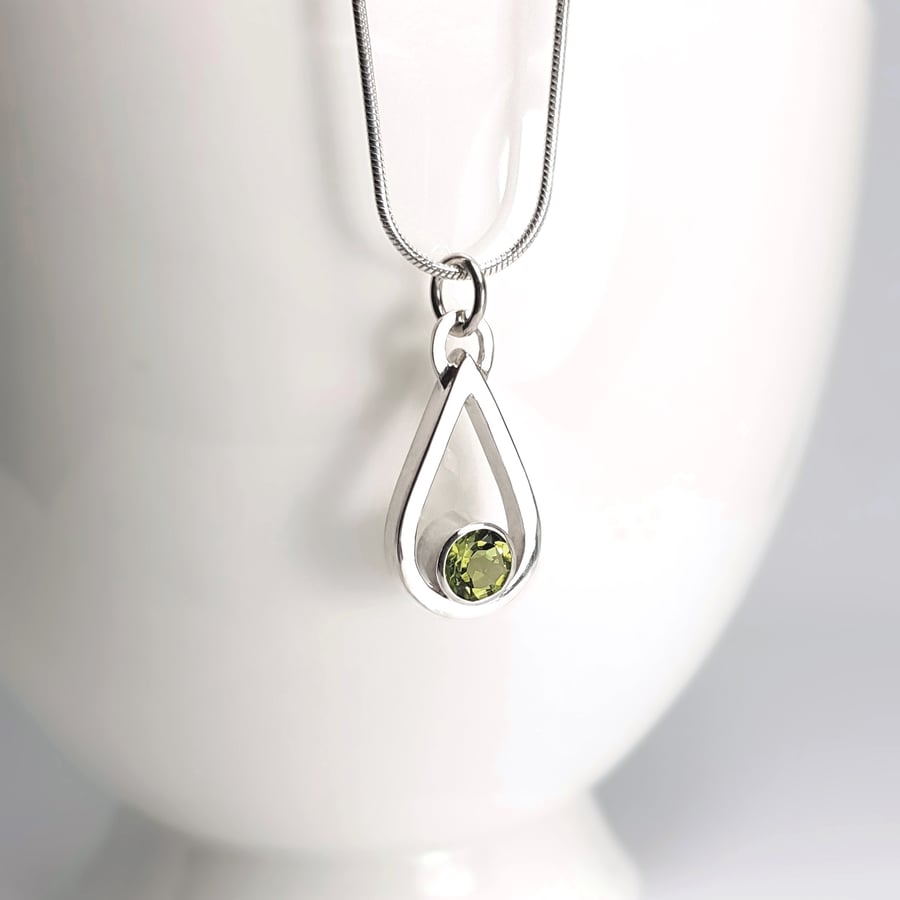 Sterling Silver Peridot Pendant Necklace