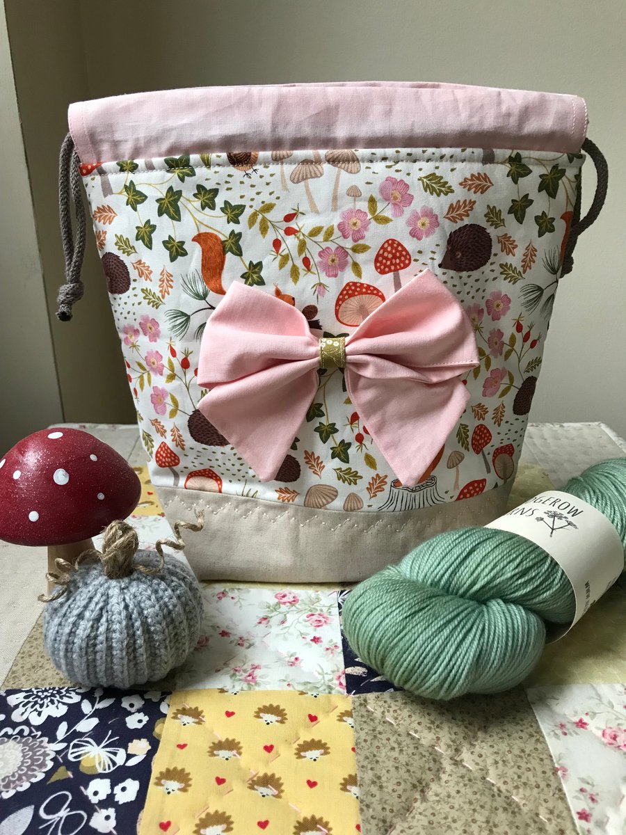 Autumn animal bag, pink bow.