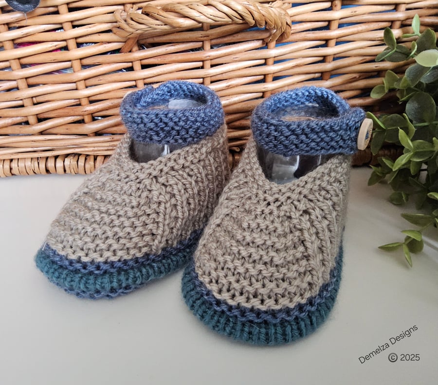 Designer Baby Boy's Hand Knitted Shoes   3 - 6 months size