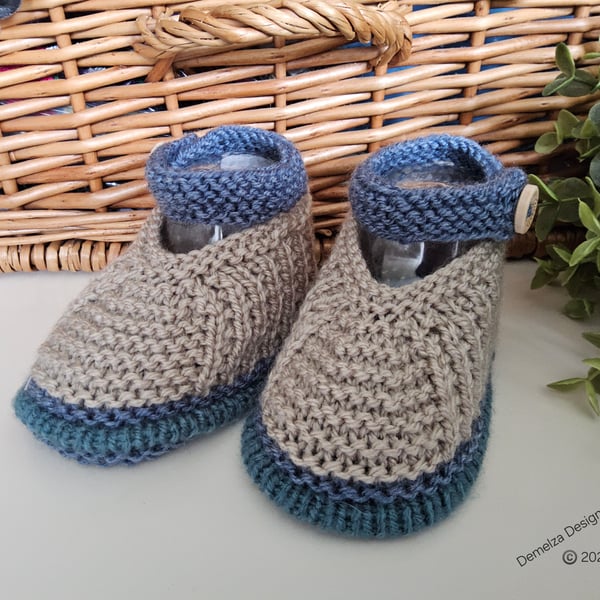 Designer Baby Boy's Hand Knitted Shoes   3 - 6 months size