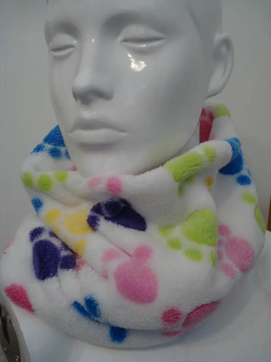 Cuddle Fleece Neck Warmer with Multi Coloured Paw Prints Really Soft (R136)