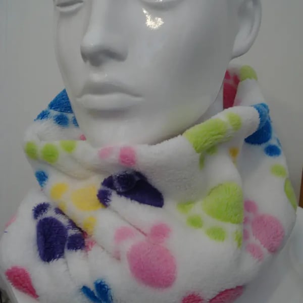 Cuddle Fleece Neck Warmer with Multi Coloured Paw Prints Really Soft (R136)
