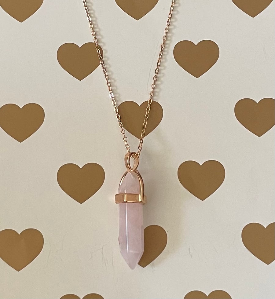 Pixi - pale pink crystal necklace 