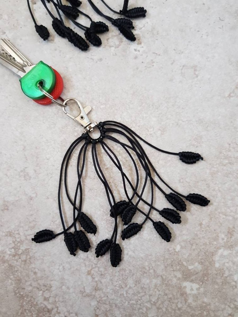 Black Macrame Keyring, Gothic keychain, Leaf knot bag charm