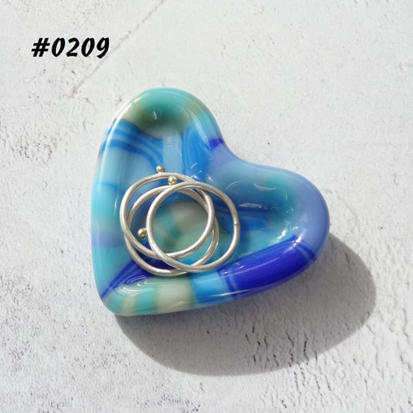 Blue heart shaped fused glass ring dish, 5cm approx (0209)