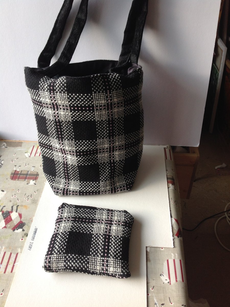 Tote black and white check bag and purse