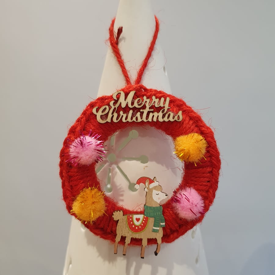 Alpaca Pom Pom Hoop (Pink)