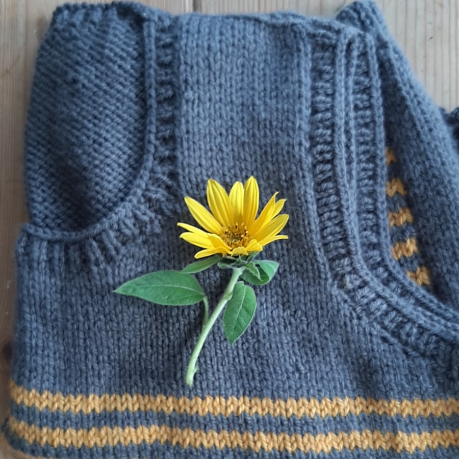 Hand knitted tank top medium 