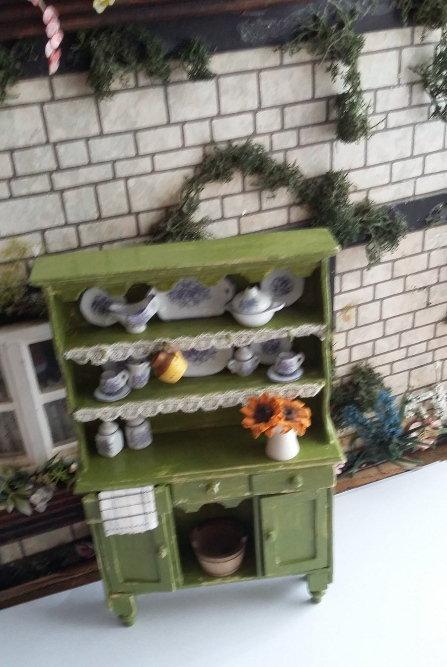 12TH SCALE COUNTRY KITCHEN DRESSER