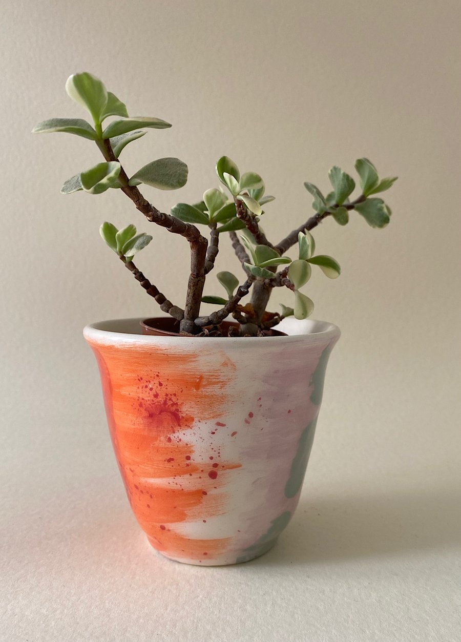 Ceramic Abstract planter tub.