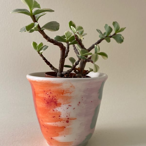 Ceramic Abstract planter tub.