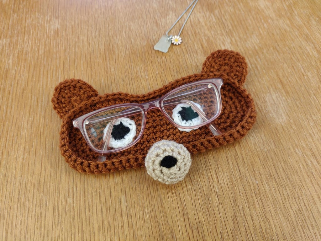 Crochet Glasses Tray, Bear Glasses Holder, Brown Bear Gift, Gift for Glasses Wea