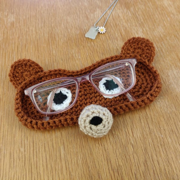 Crochet Glasses Tray, Bear Glasses Holder, Brown Bear Gift, Gift for Glasses Wea