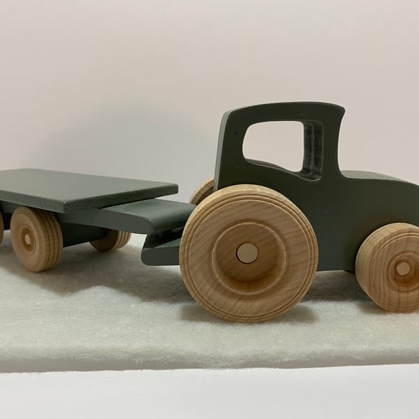 Wooden Farm Tractor and Trailer 