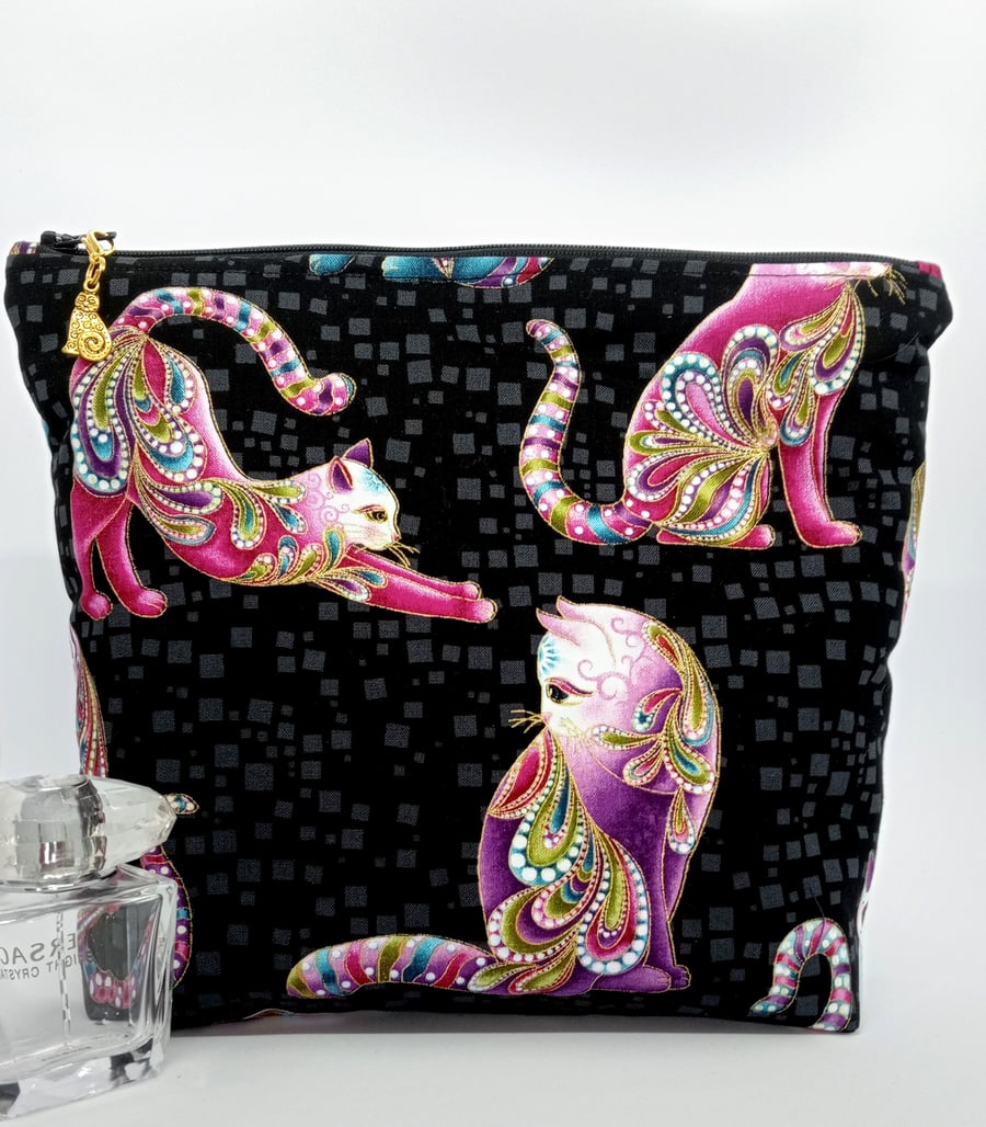 Fantastic cats toiletry bag 243LF