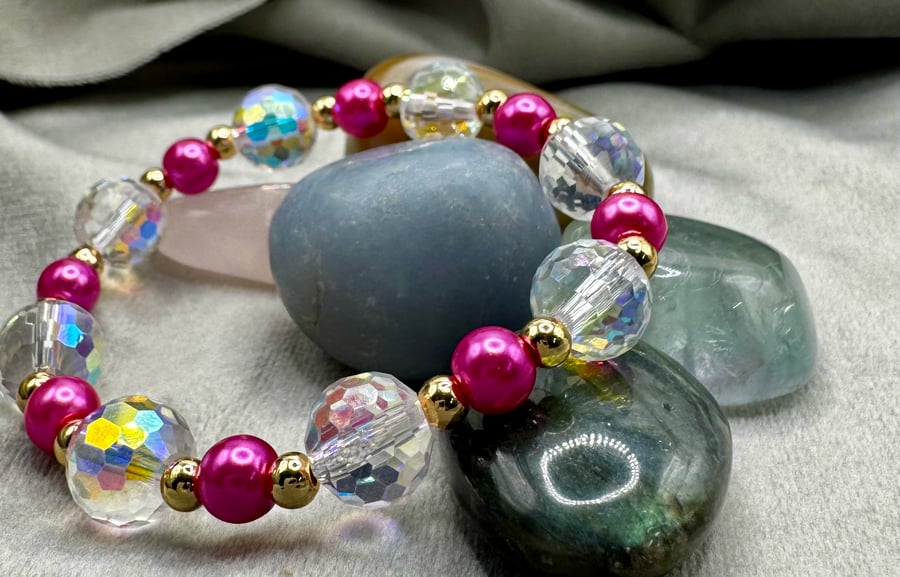 Crystal and pink glass pearl bead bracelet - elasticated