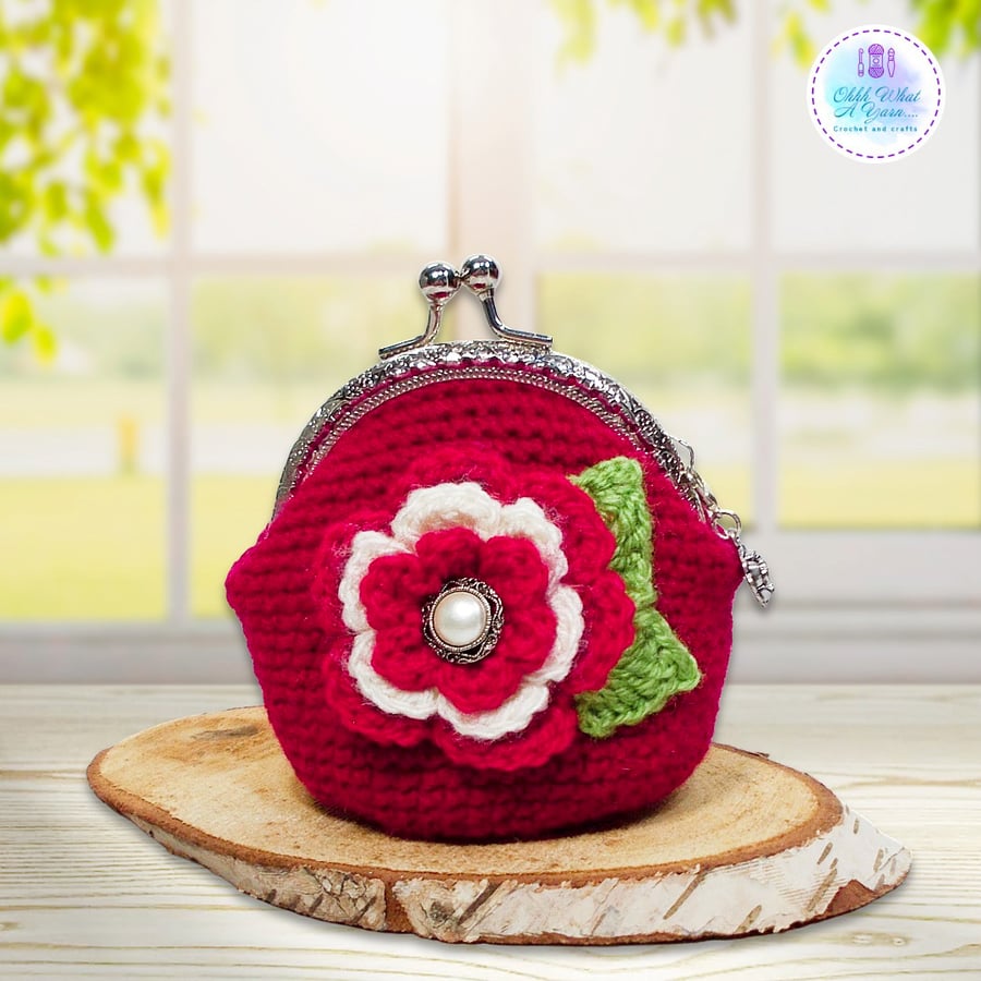 Crochet red and cream flower coin purse, flower purse, clasp purse, coin purse