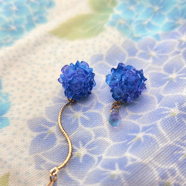 Flower Earrings, Hydrangea Flower Shape Mismatch Earrings