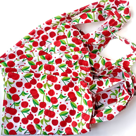 RED CHERRIES theme, 6 Pack, SMALL Red and Green, party, present or book bags