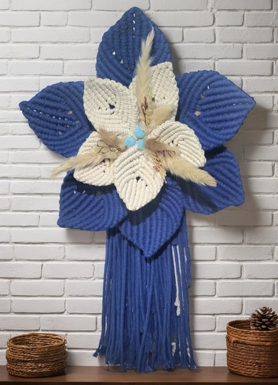 Larga Macrame Flower "Blooming Blue"