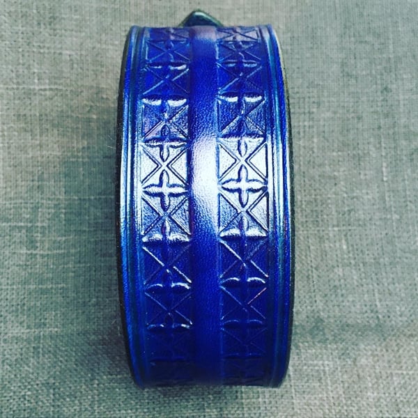 Hand embossed blue leather collar 