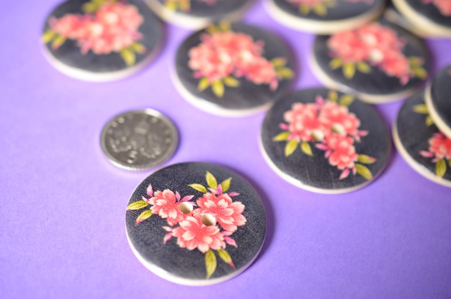 30mm Wooden Pink Floral Buttons Black Background Large Flower Button (RLG2)
