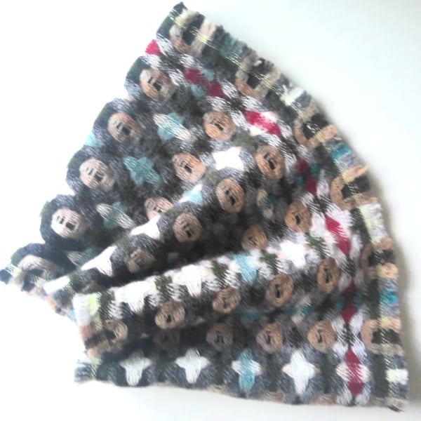 Handwoven Lambswool Cowl in Grey and Green 6