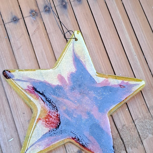 Hanging resin shooting star