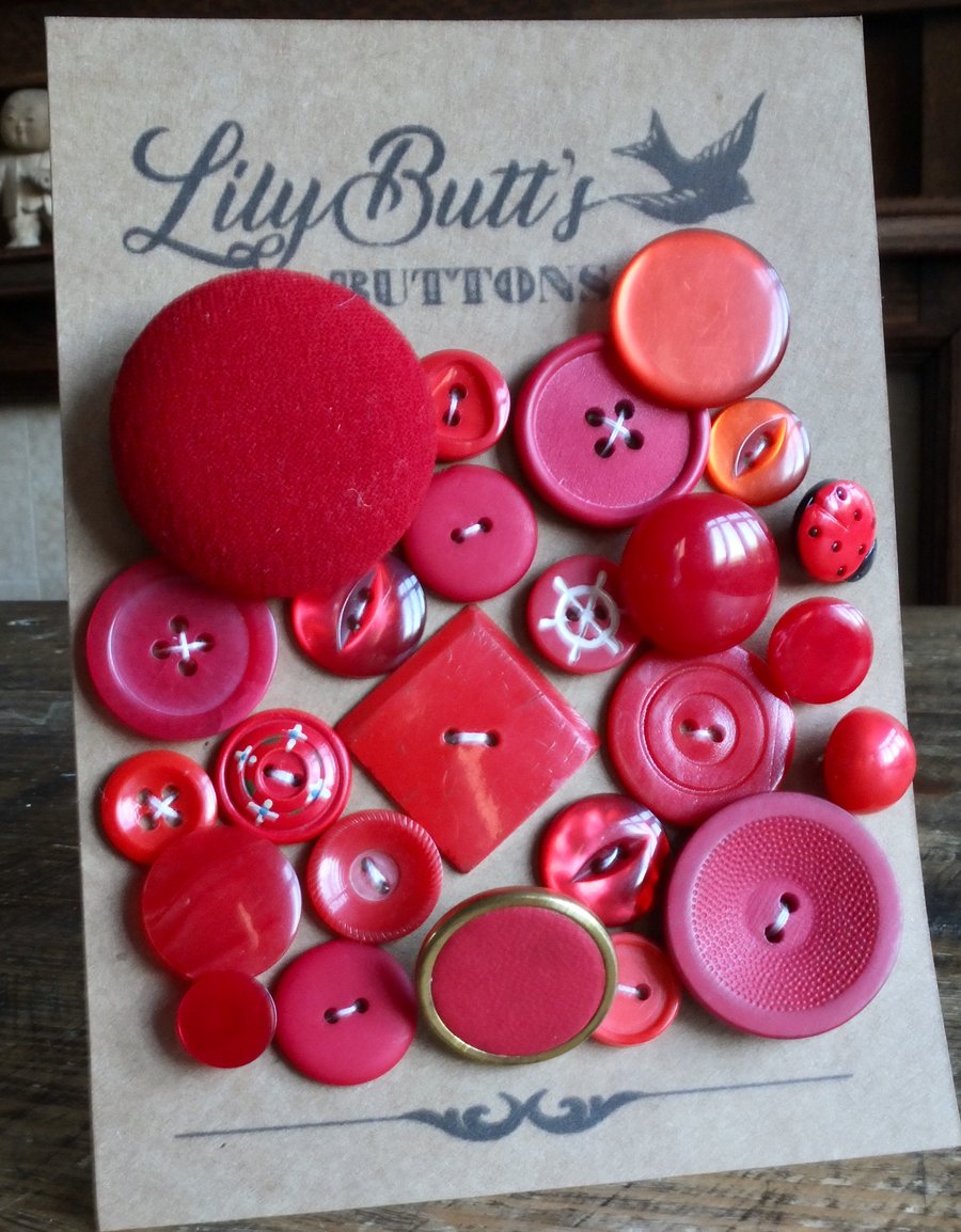 25 Red Vintage Mixed Buttons