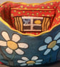 Giggling Daisies Handbag - Image 4