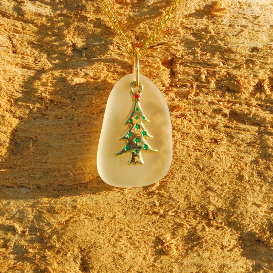 Christmas tree in snow pendant