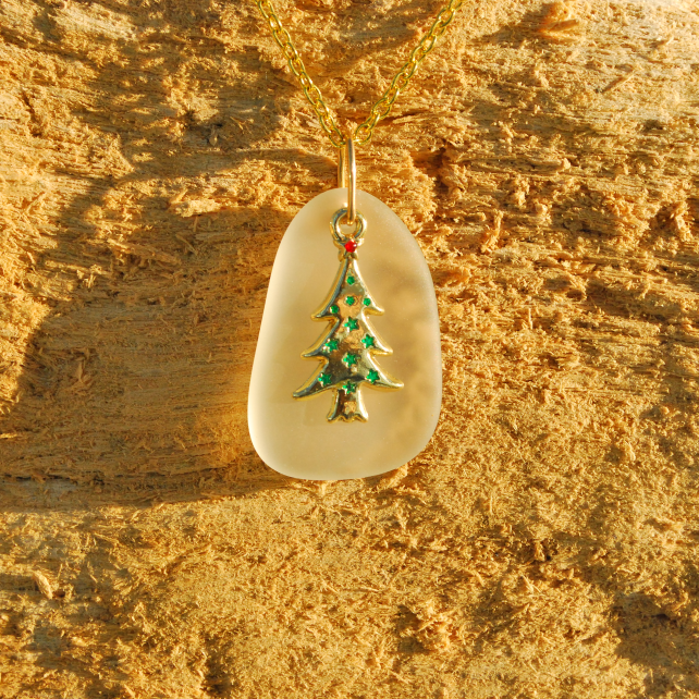 Christmas tree in snow pendant