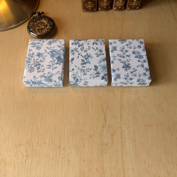 A three-box set of ultra-thin gift boxes for earrings - Set 3