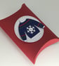 Small pillow Christmas gift box - snowflake jumper