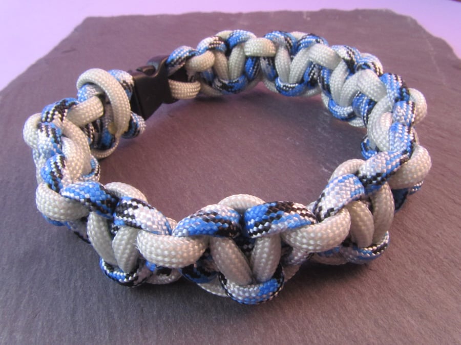 Blue White Paracord Bracelet, Solomons Heart Paracord Bracelet