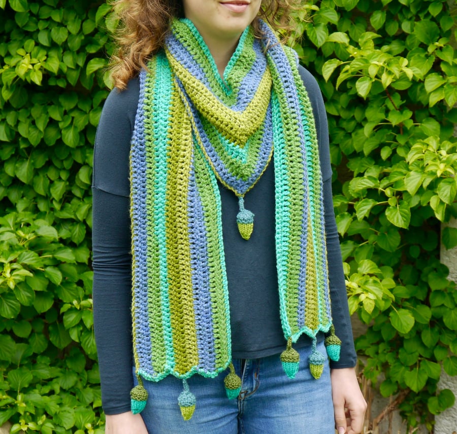 Crochet Acorn Scarf, 'V' Shaped Scarf
