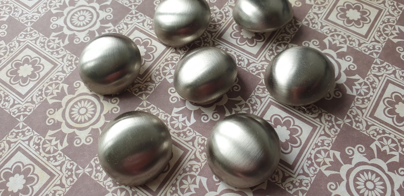 1 & 1 8" 28mm 44L VINTAGE Hollow back Buttons brushed silver look