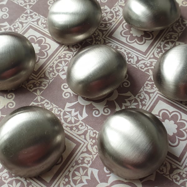 1 & 1 8" 28mm 44L VINTAGE Hollow back Buttons brushed silver look