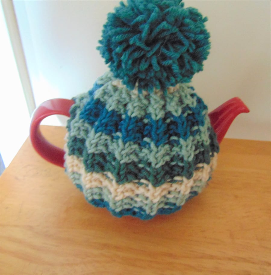 Small Pom Pom Tea Cosy
