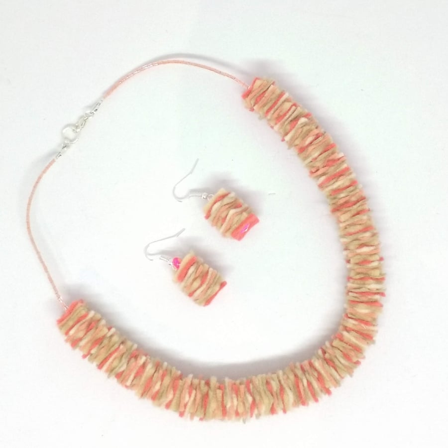 Coral Shades Felt Necklace & Earrings