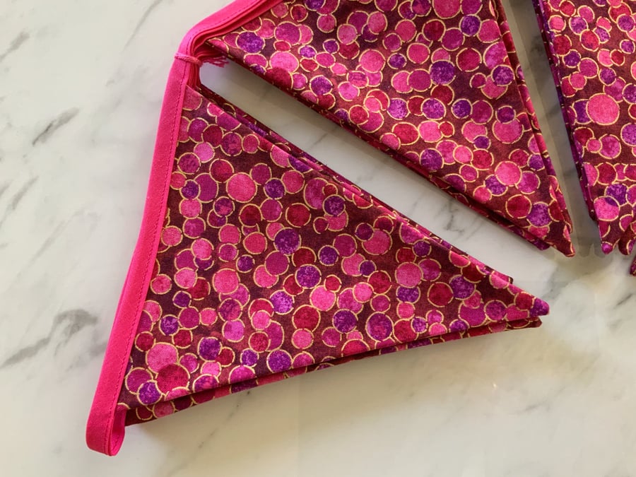Image of Pink and gold metallic bubbles bunting 3.2 metres excluding ties 21 flags