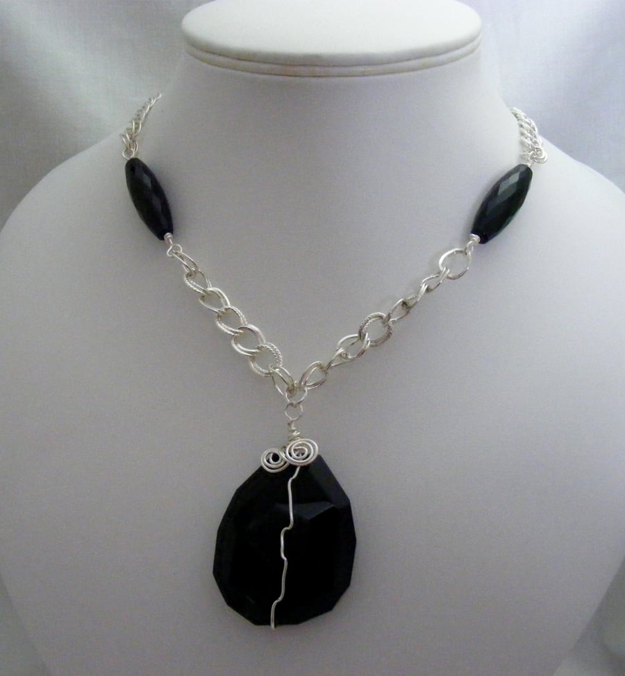 Black Agate and Onyx Gemstone Necklace