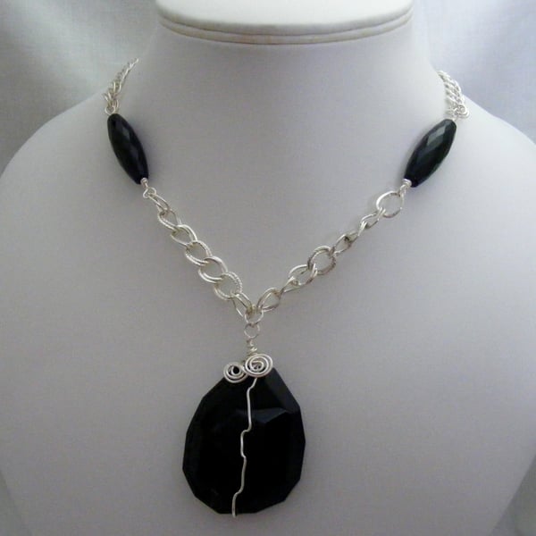 Black Agate and Onyx Gemstone Necklace