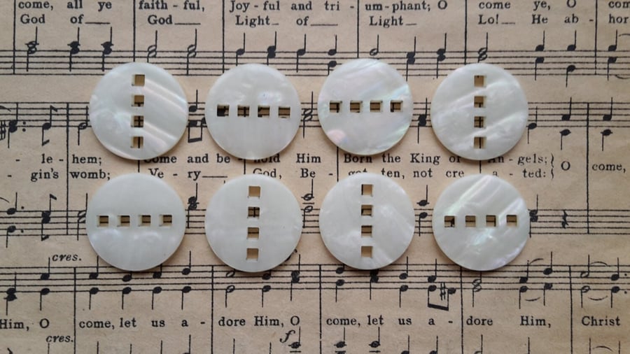 Art Deco Style Pearlised Decorative Button 23mm 7 8"