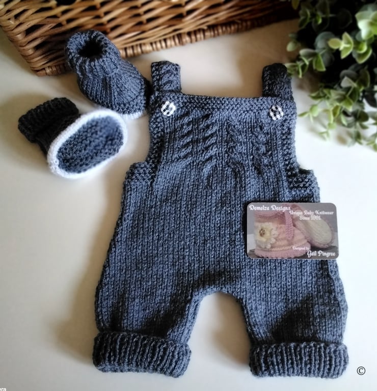 DesignerbBaby Boy's Rompers & Matching Booties Set 0-3 months size