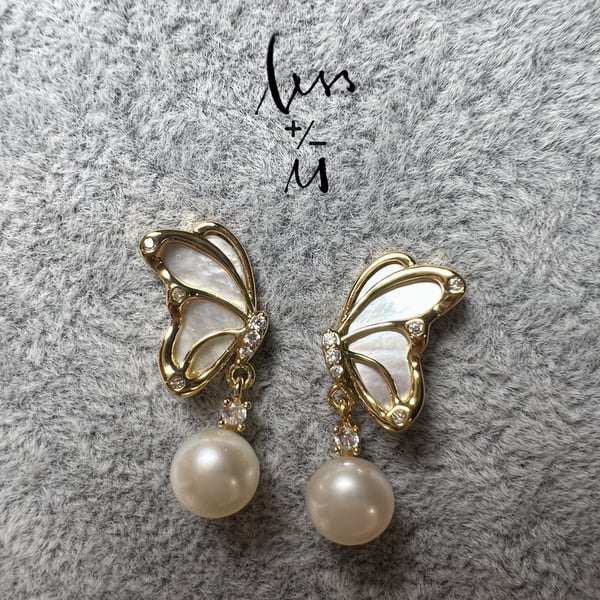 Freshwater pearl butterfly earrings 