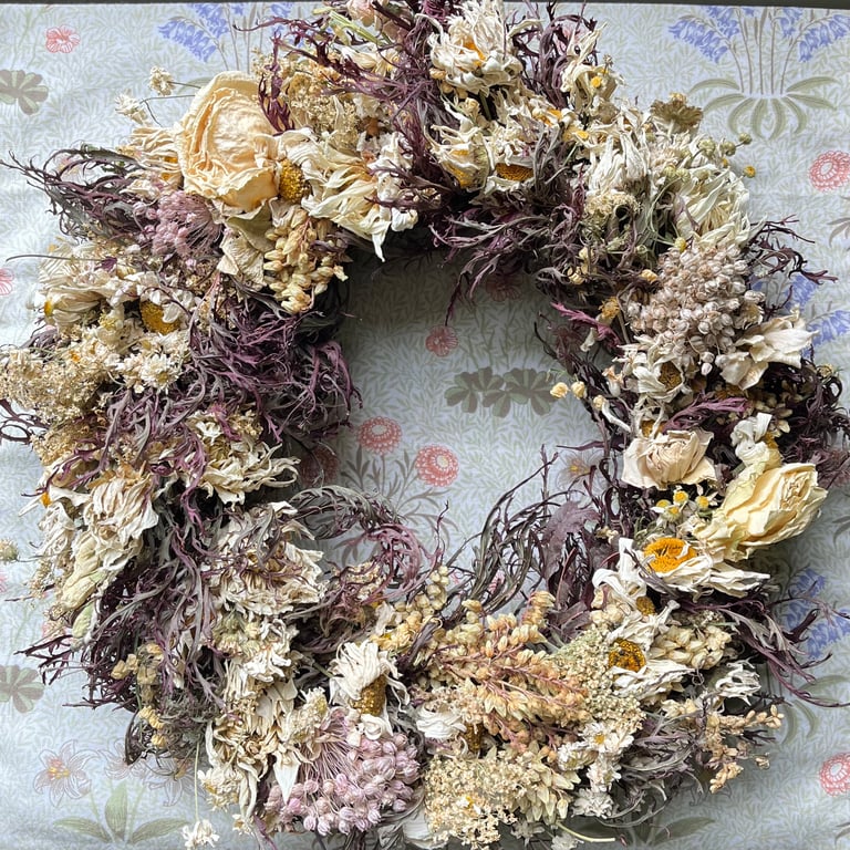 Dried Flower Wreath. 29cm Diameter. Handmade. 