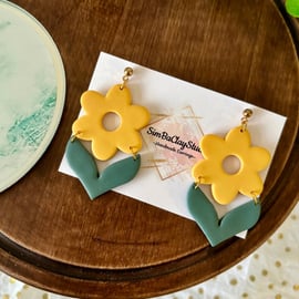 Statement polymer clay daisy earrings 