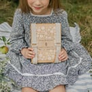 Wooden Flower Press with Straps in Delicate Daisy